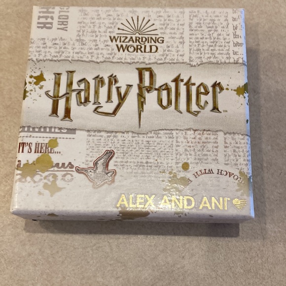 Harry Potter Alex and Ani bracelet in gold. - Picture 5 of 6